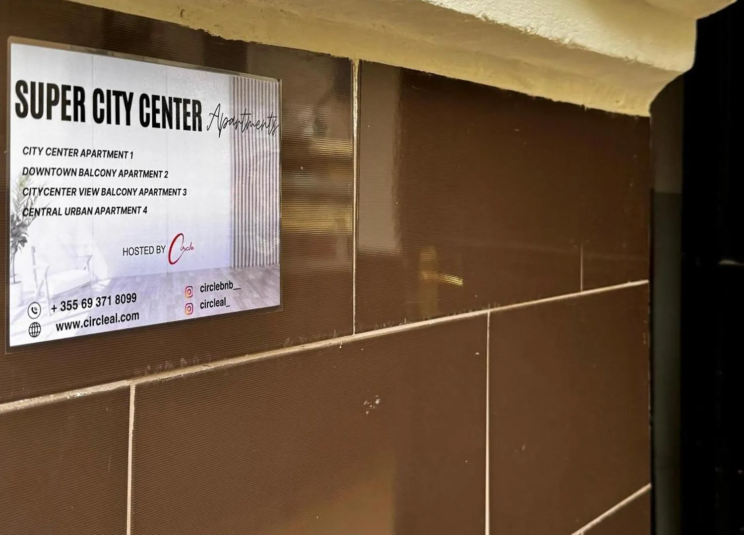 Super City Center Apartments ティラナ
