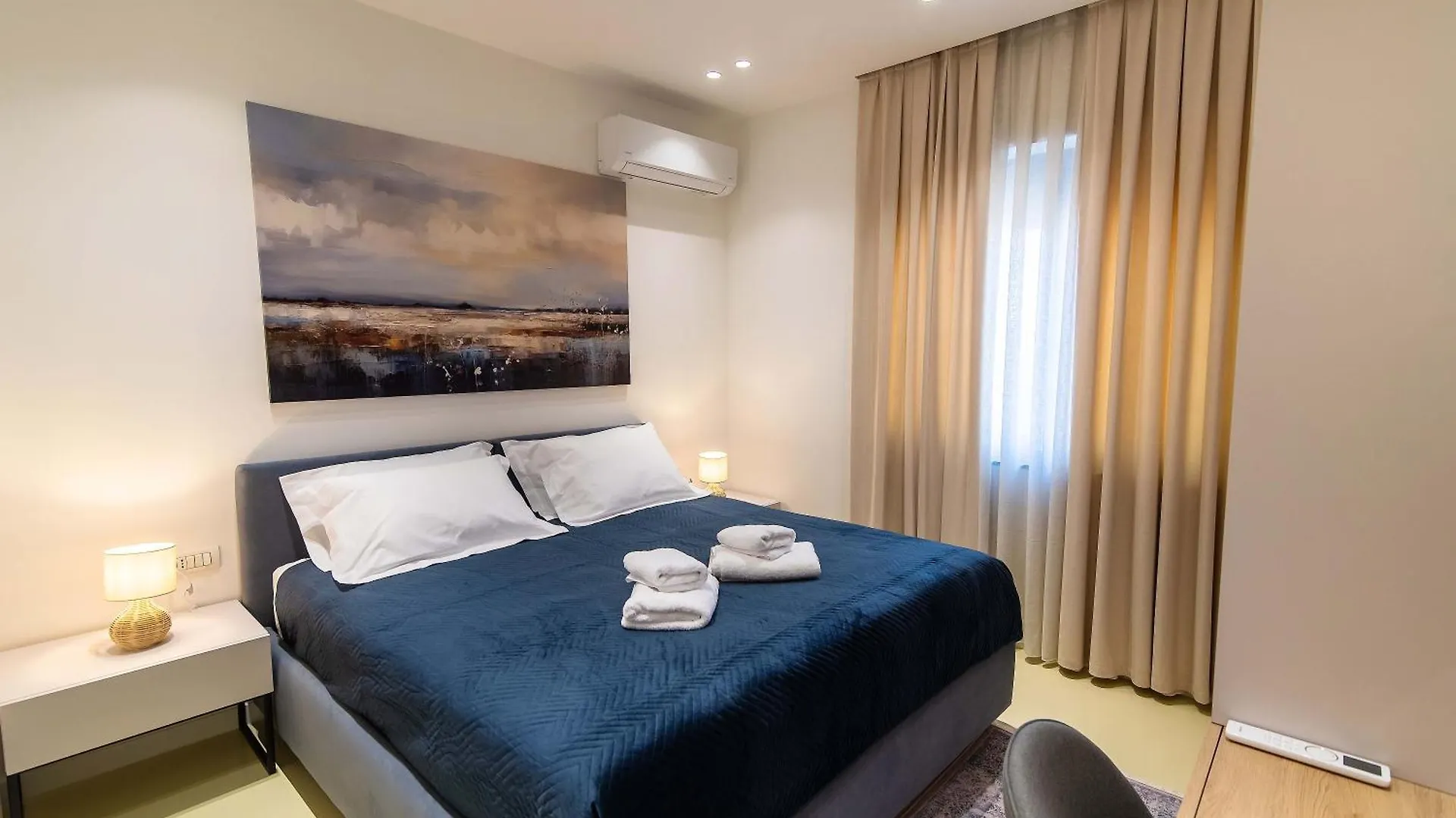 Super City Center Apartments ティラナ