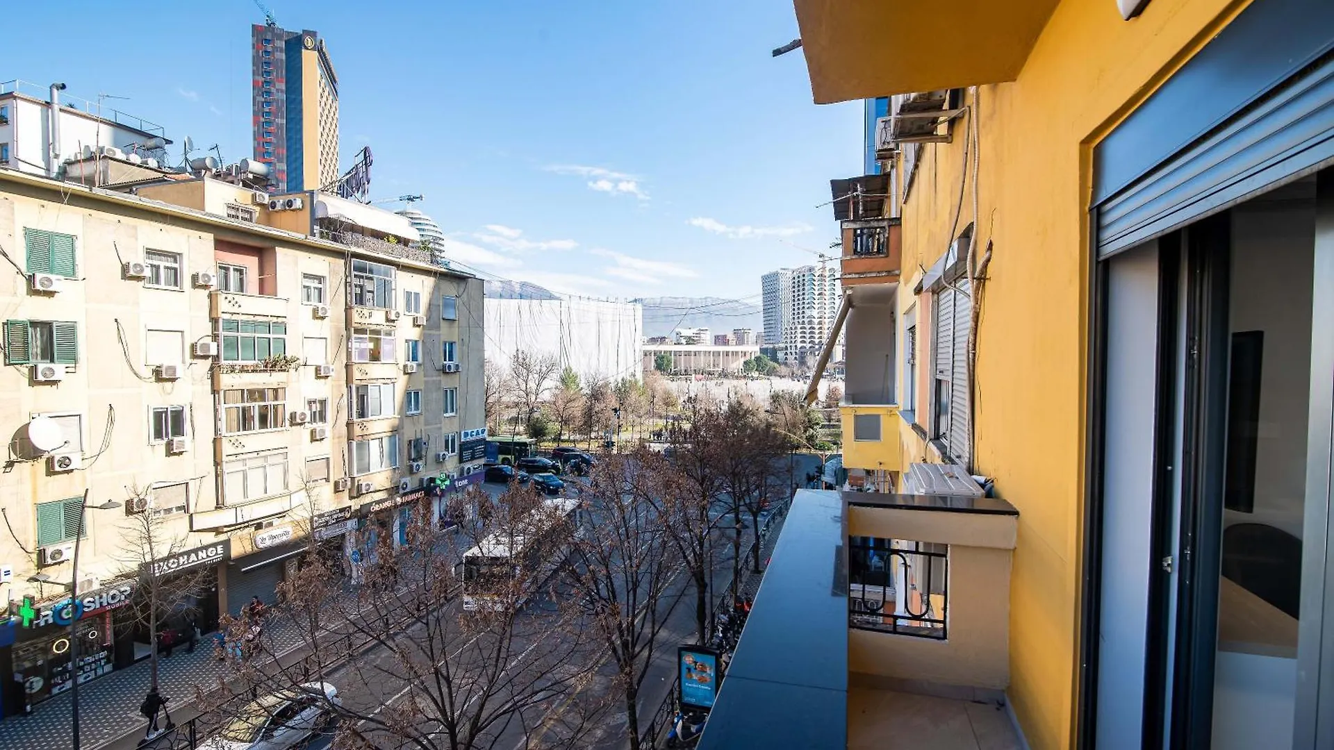 Super City Center Apartments ティラナ