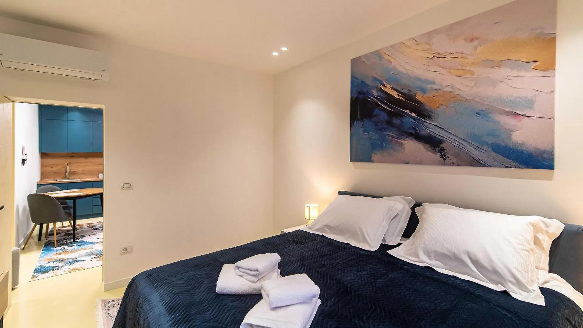 Super City Center Apartments ティラナ 0*,