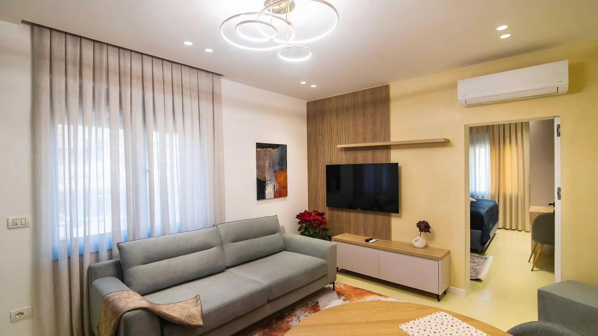 Super City Center Apartments ティラナ アルバニア